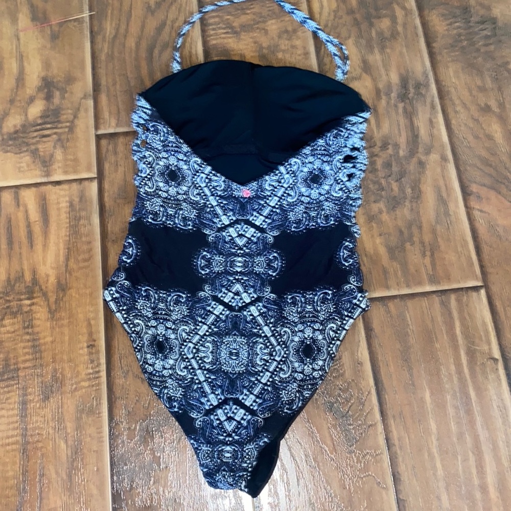 Xs RED CARTER one piece swim suit accentuate your curves!!